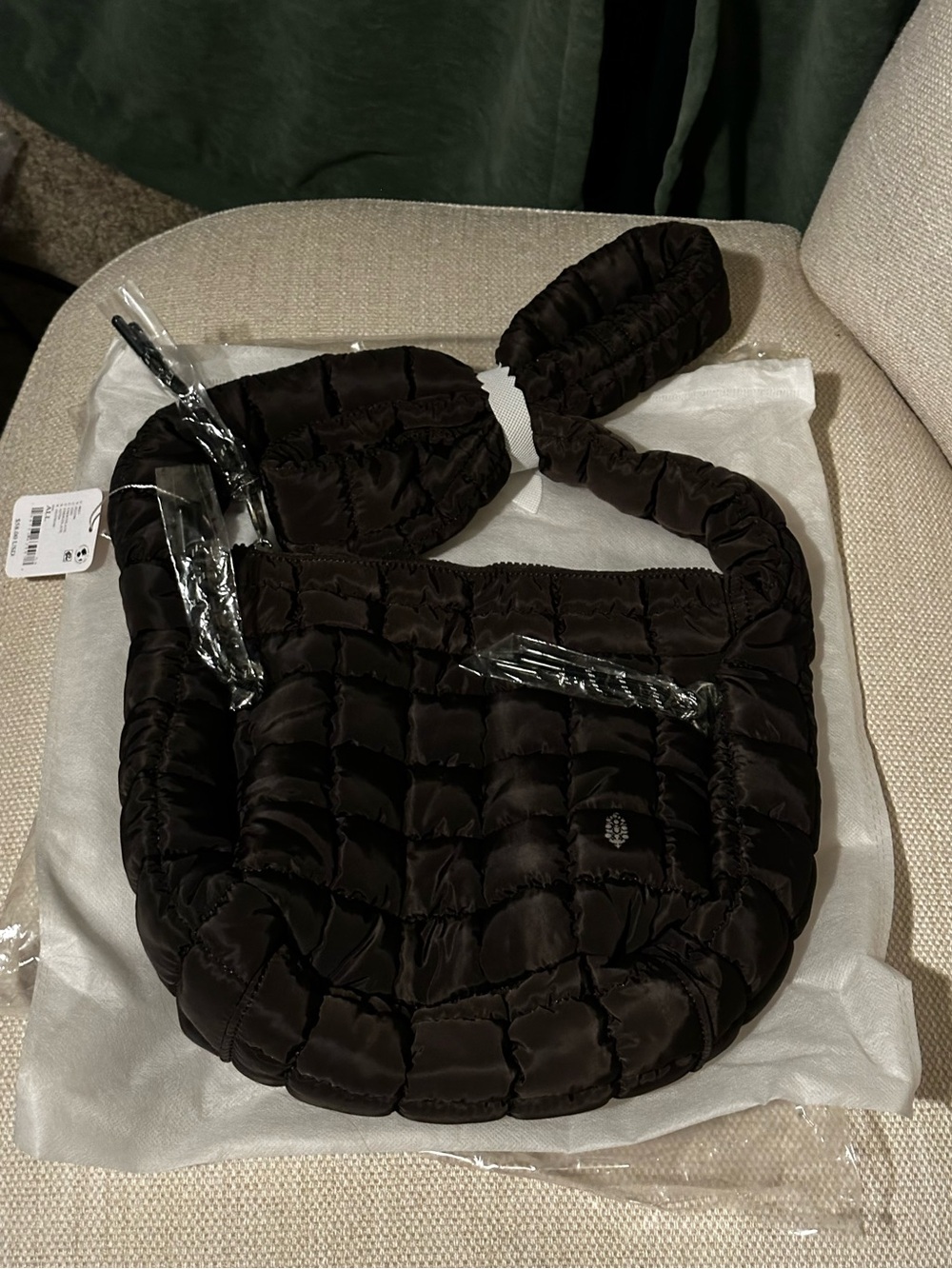 😍NWT! Free People! Mini Carry All in Chocolate! Adorable brown! - Picture 3 of 6